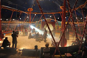 Szenenbild Dreharbeiten in der Zirkusmanege � 2012 Constantin Film Verleih GmbH / Bernd Spauke