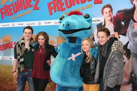 Premiere beim Cinemaxx M�nchen: F�nf Freunde und das Maskottchen der Cinemaxx Gruppe