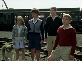 Standbild: F&uuml;nf Freunde auf dem Geisterbahnhof