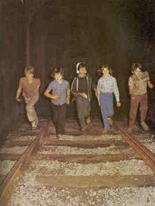 Postkarte (F&uuml;nf Freunde im Zeltlager)